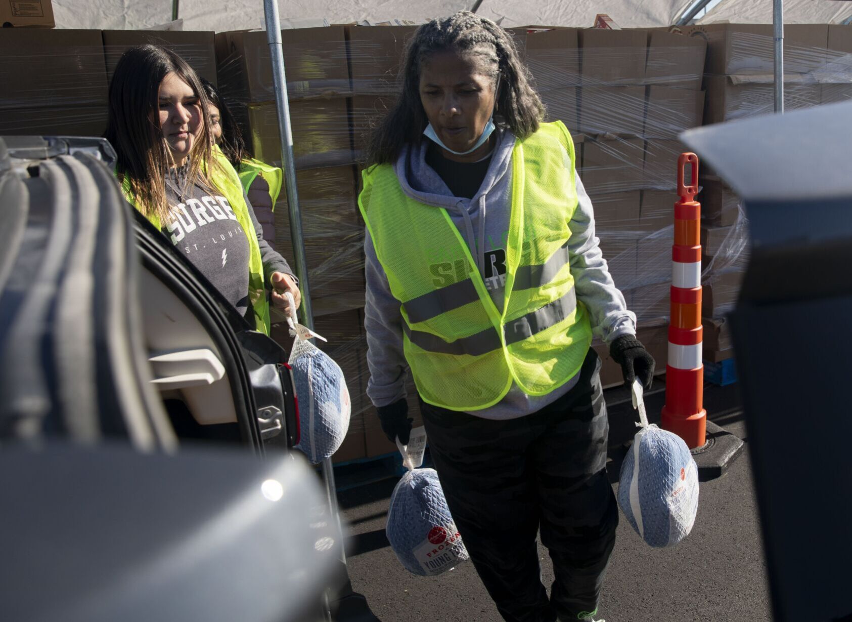 Urban League of Metropolitan St. Louis helps families in need for Thanksgiving